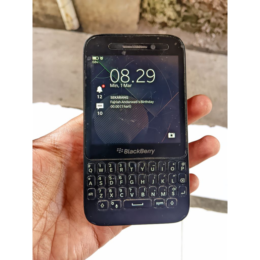 Blackberry Q5