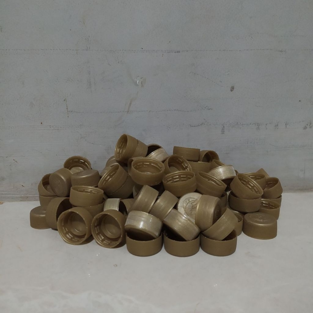 100pcs Tutup Botol Plastik Cleo Warna Emas Gold Bekas Bersih