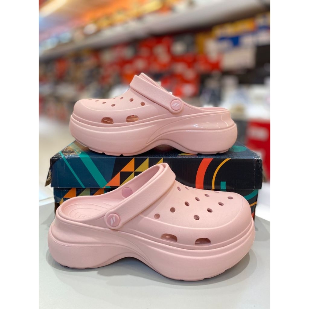 SKECHERS MAX CUSHIONING FOAMIES