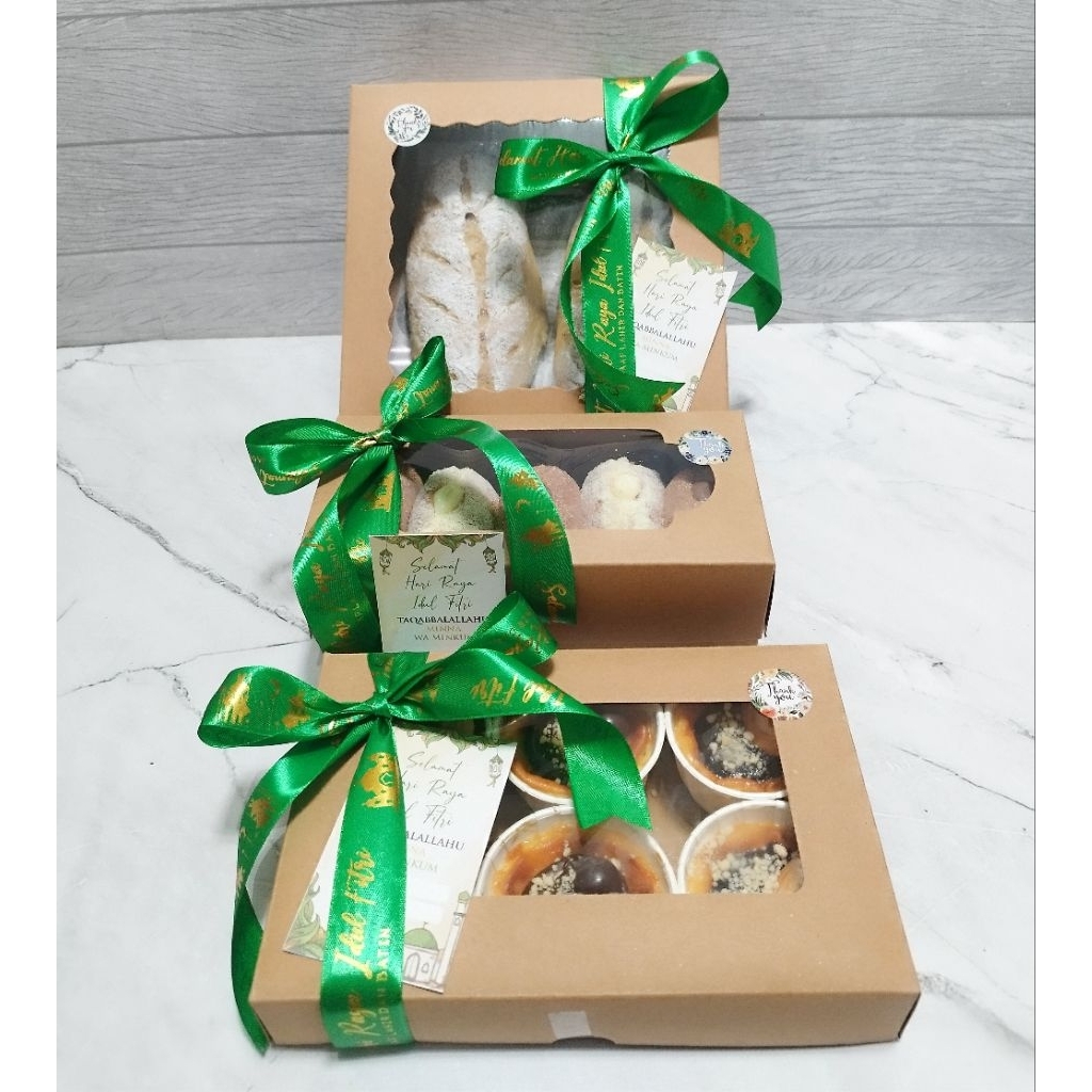 Aneka Hampers lebaran, Ulang Tahun, roti donat Bomboloni,Cinnamon Roll dengan Sourdough , Burnt Chee