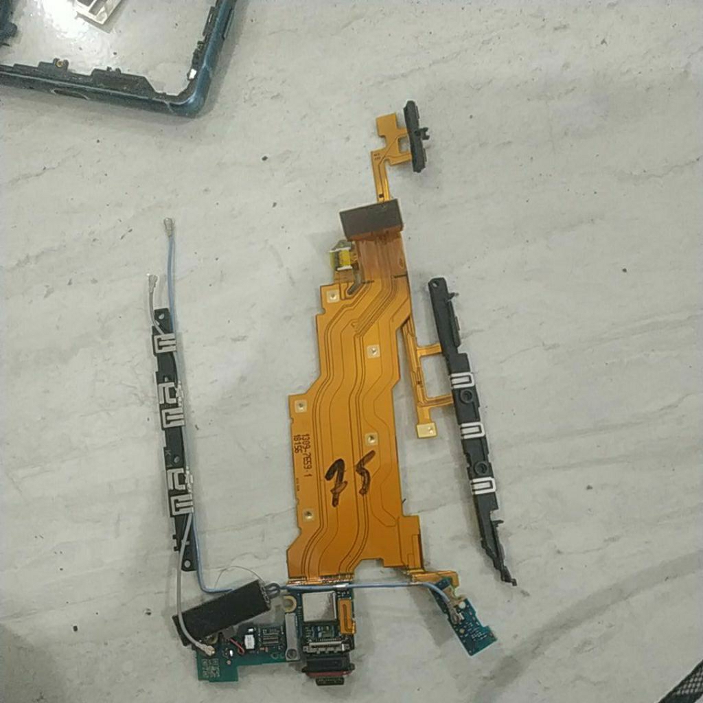 fleksibel board cas bekas sony xperia xz2, dapat sesuai gambar