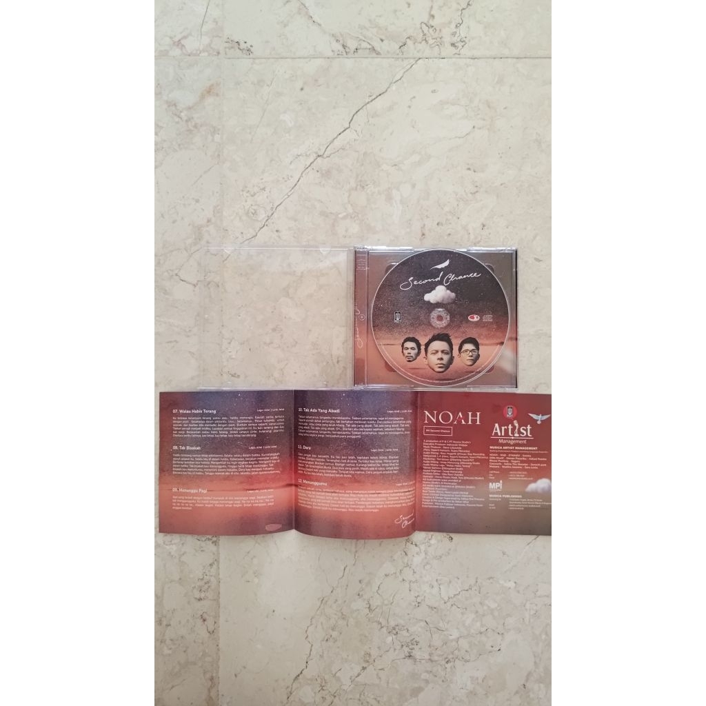 CD Official Noah Second Chance Album Putih
Beserta Tanda Tangan David, Lanlan & Lukman