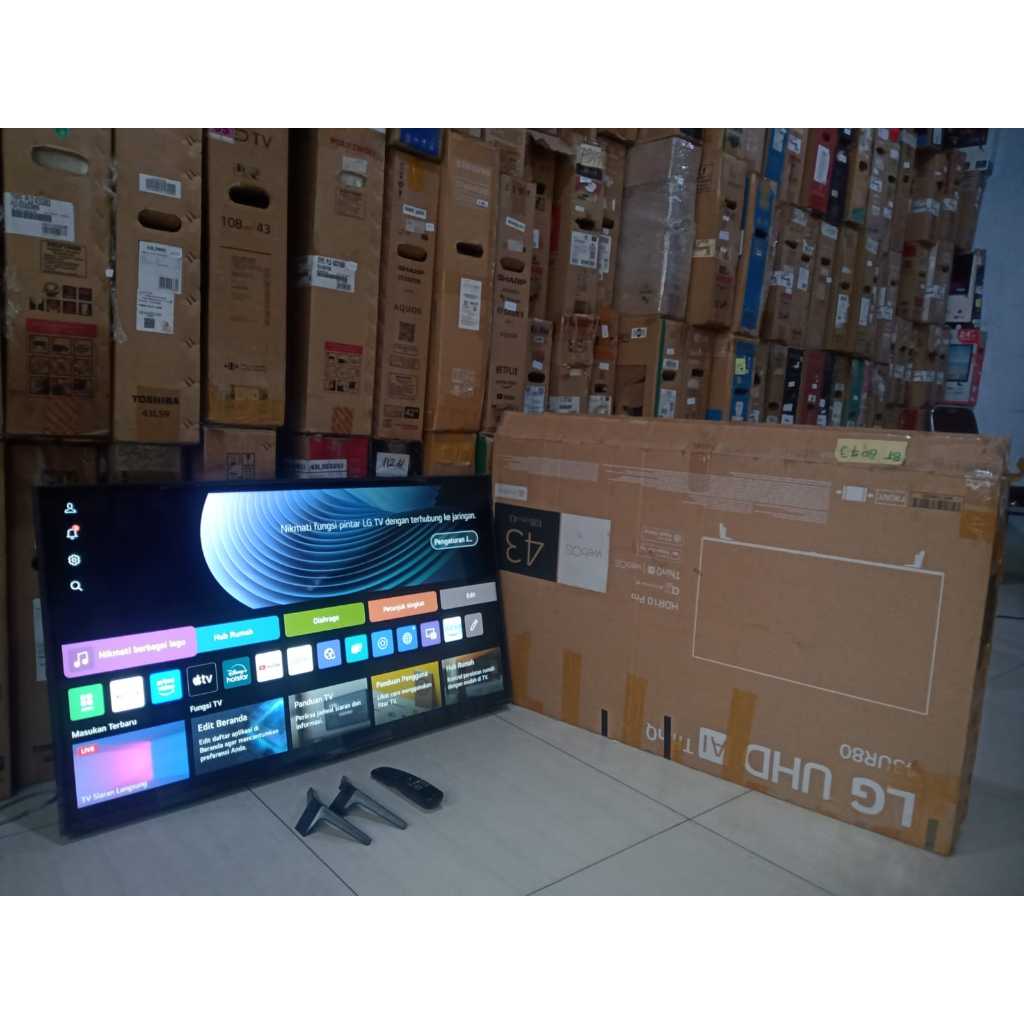 TV LED LG 43IN 4K UHD SMART TV YOUTUBE DIGITAL TV KONDISI BEKAS PEMAKAIAN 7184F