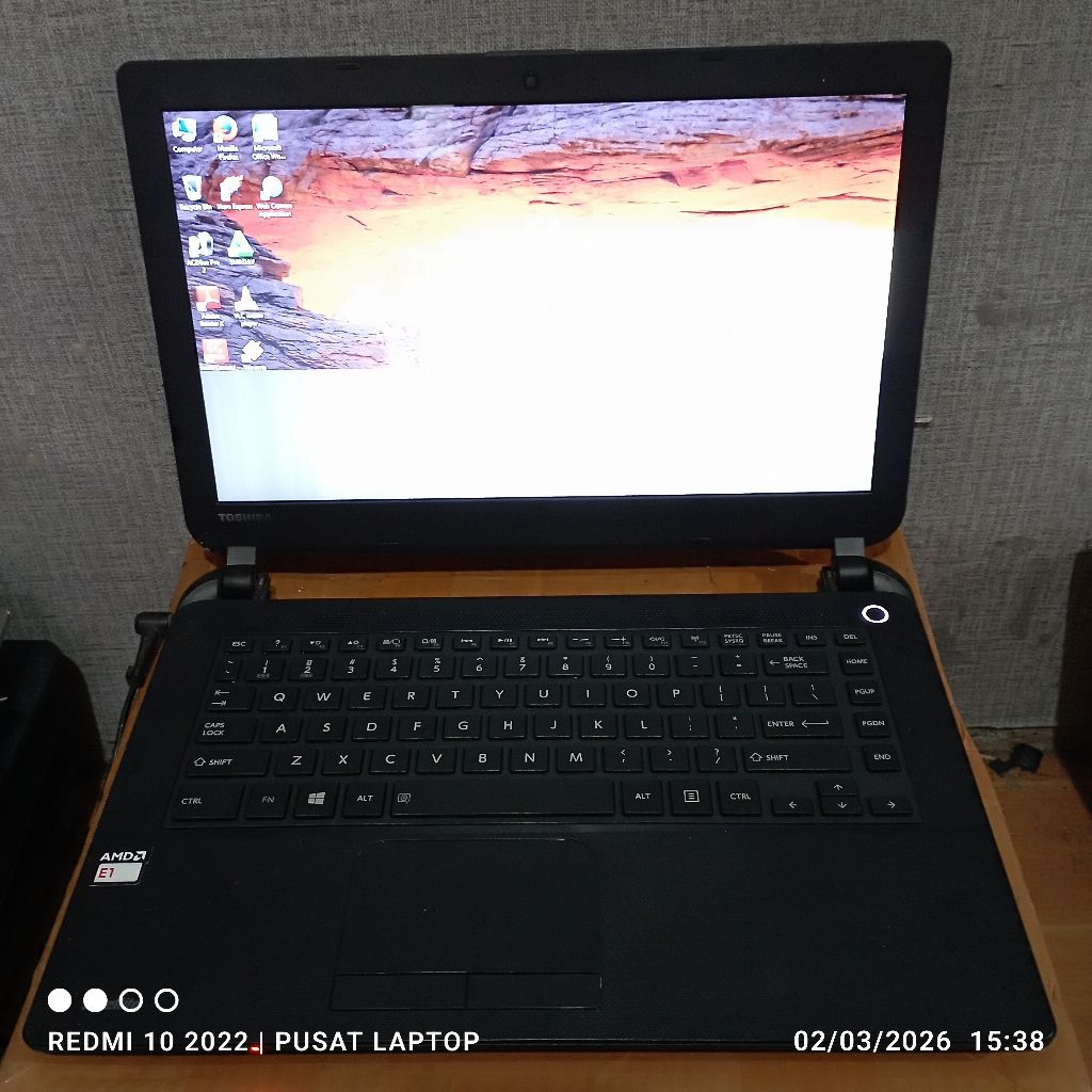Laptop Toshiba satellite C40D-B AMD E1-6010 Ram2gb DDR3 HDD320gb Mesin normal tested minus LCD, tida