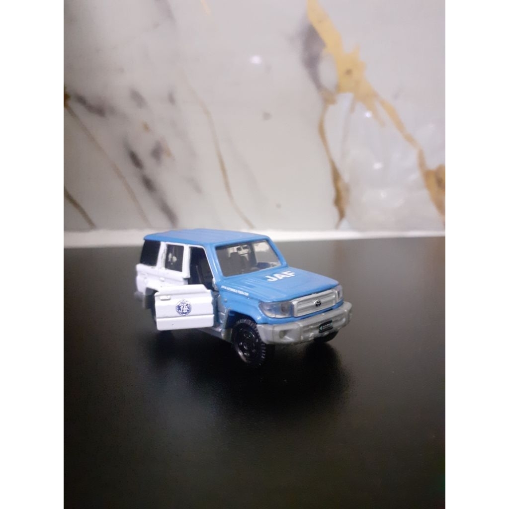 TOMICA toyota land cruiser 70 loose