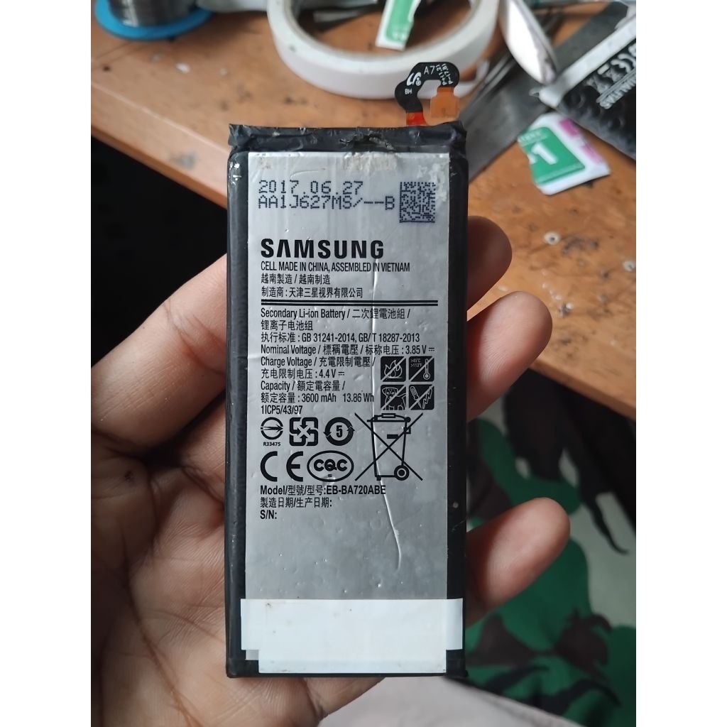 batre samsung j7 pro