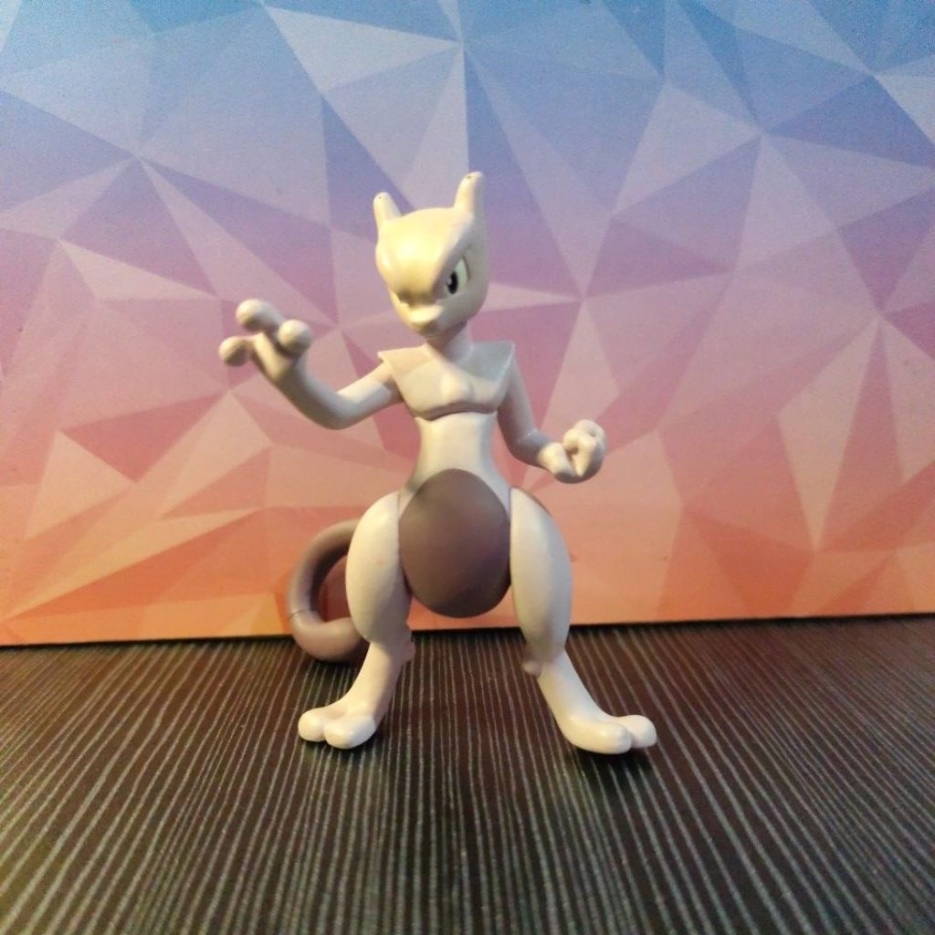 pokemon figure - mewtwo - tomy