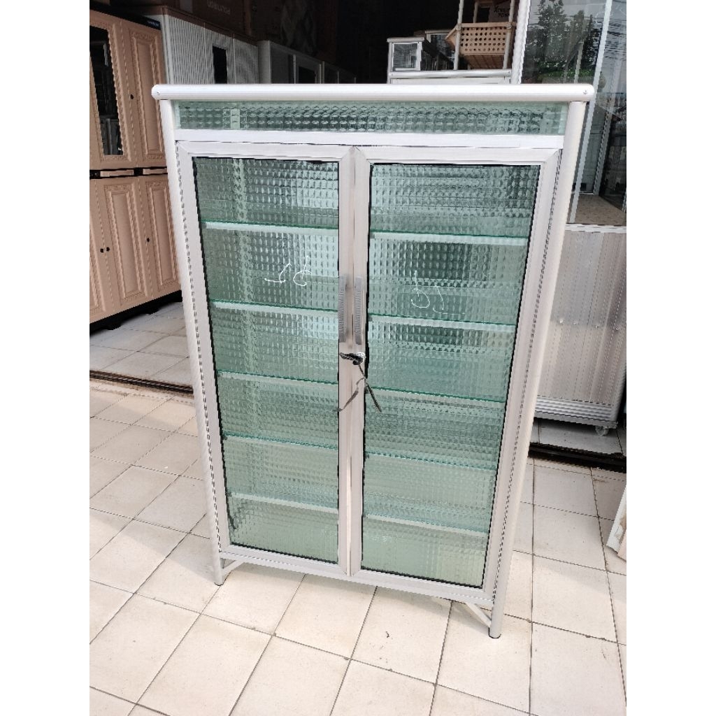 Lemari sepatu aluminium damparan kaca
