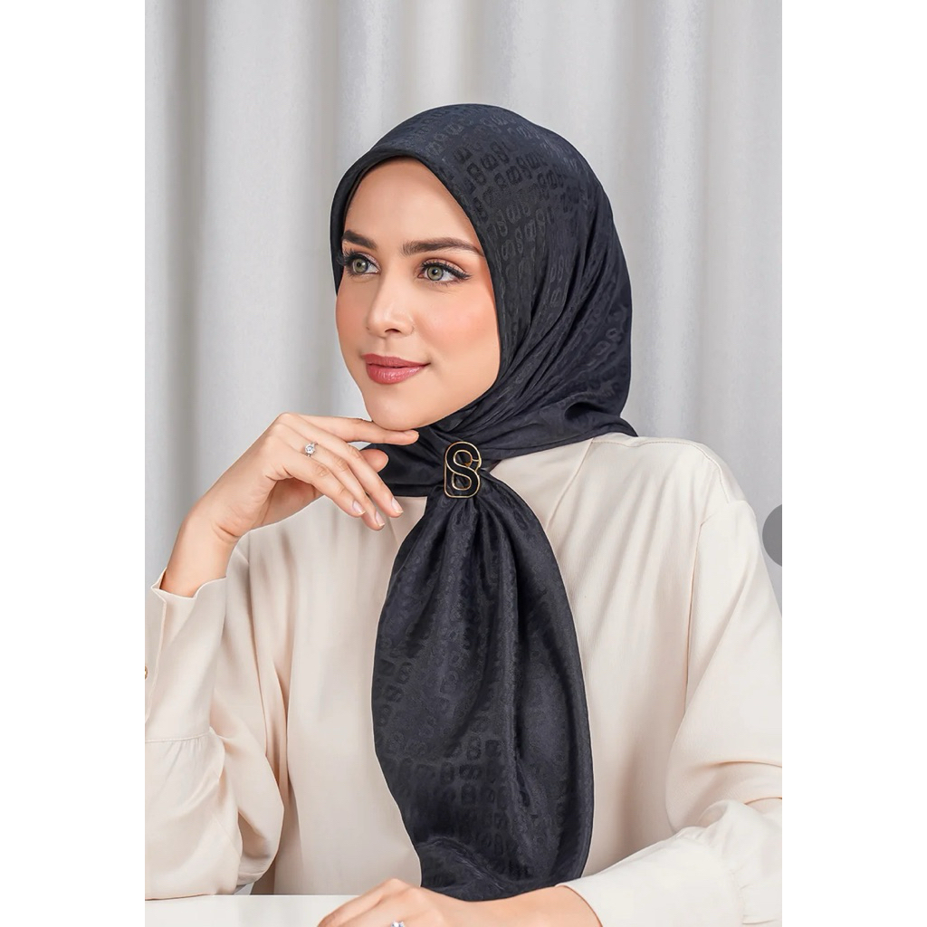 Tapis Embossed Buttonscarves