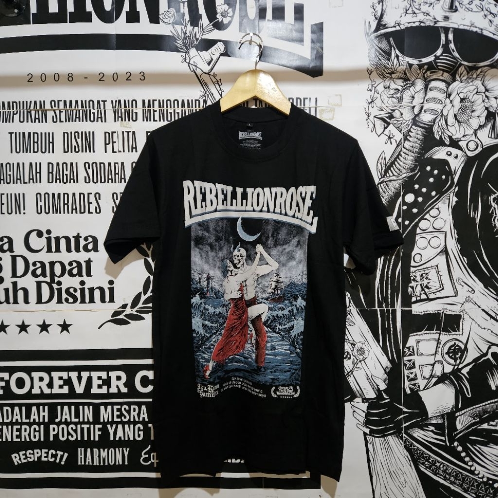 Tshirt Rebellion rose