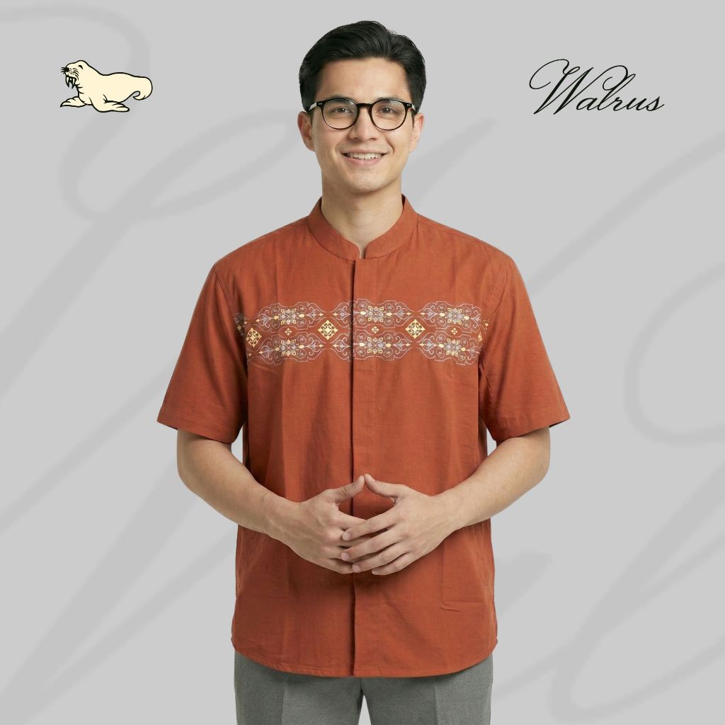 WALRUS Zahir Geometric Baju Koko Pria Lengan Pendek Kemeja Muslim Kerah Mandarin Terracota Orange XA