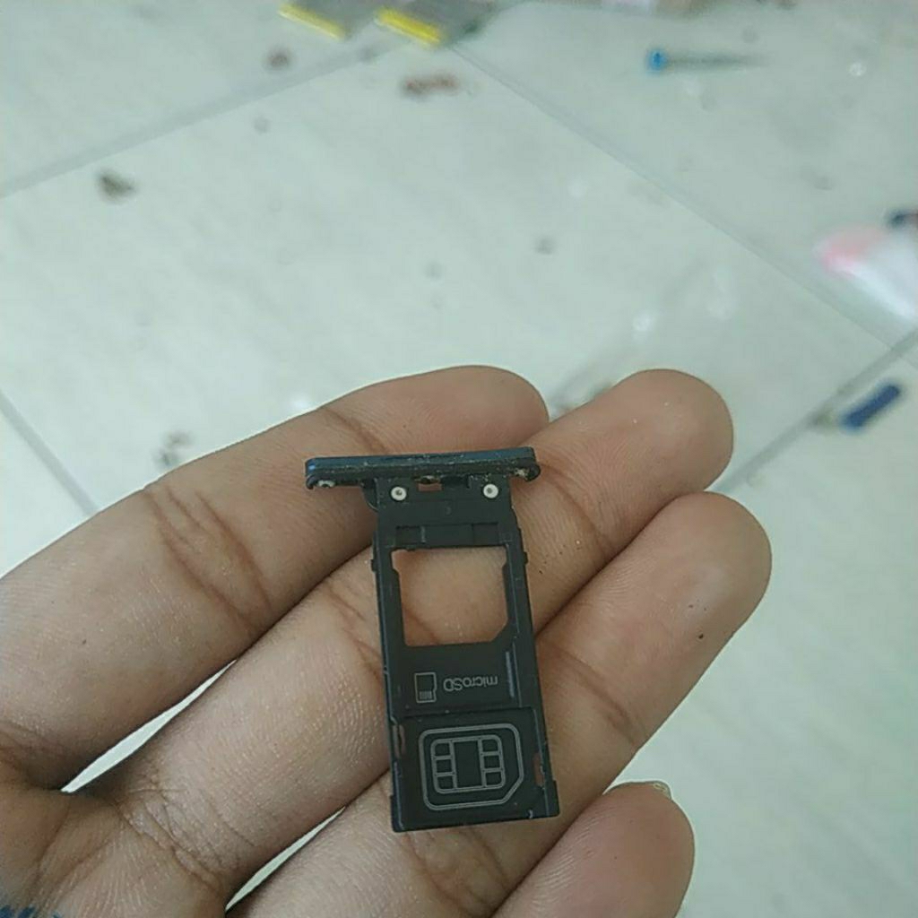 simtray bekas sony xperia xz2