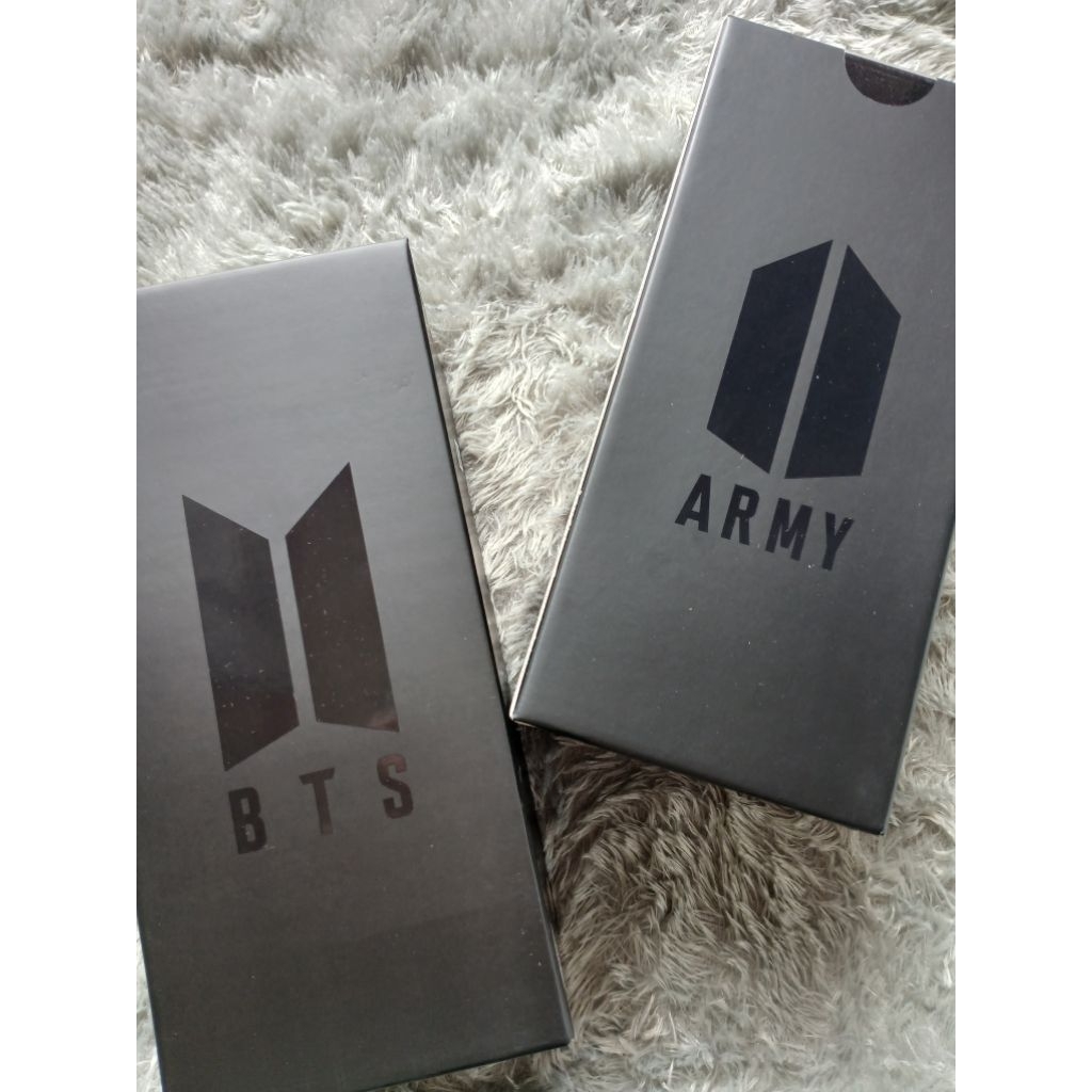 (READY STOCK) OFFICIAL LIGHTSTICK BTS ARMYBOMB VER 4
