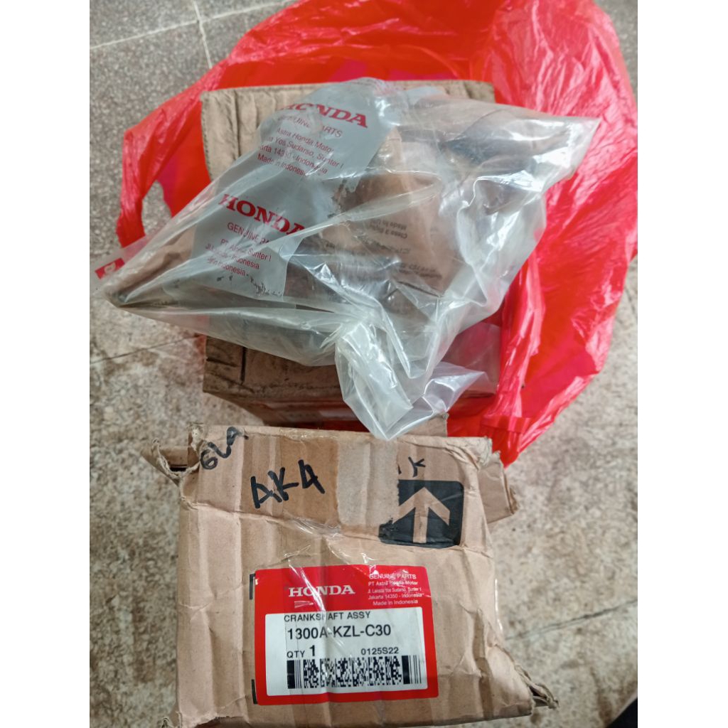 Crankshaft honda beat karbu spacy karbu scoopy karbu original 1300A KZL C30