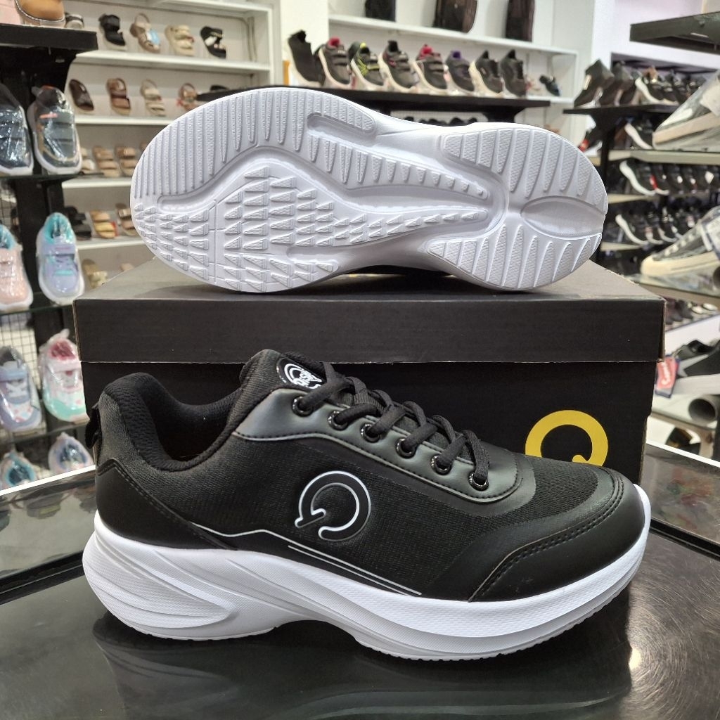 QISHI Sepatu Sekolah Sneakers | New Kasela | Hitam Putih