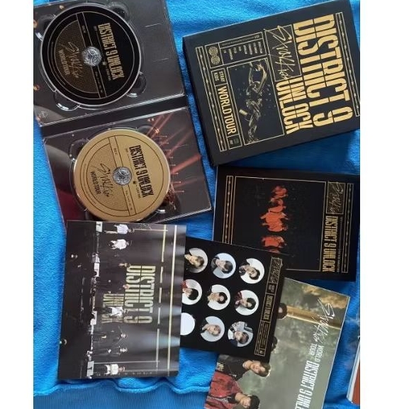 district 9 unlock dvd stray kids full set album with post card first preorder