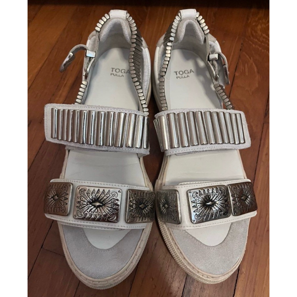 Toga pulla sandal preloved