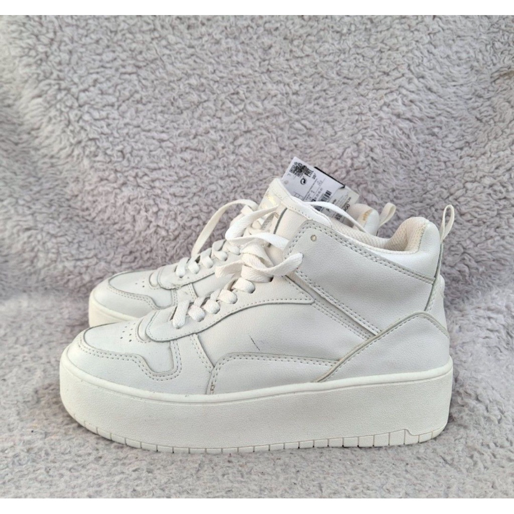 Stradivarius Sneakers Putih 37