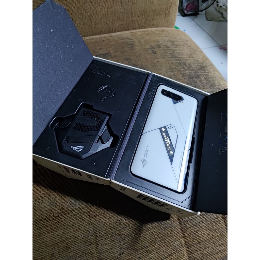 Rog Phone 5 Ultimate ram 18/512