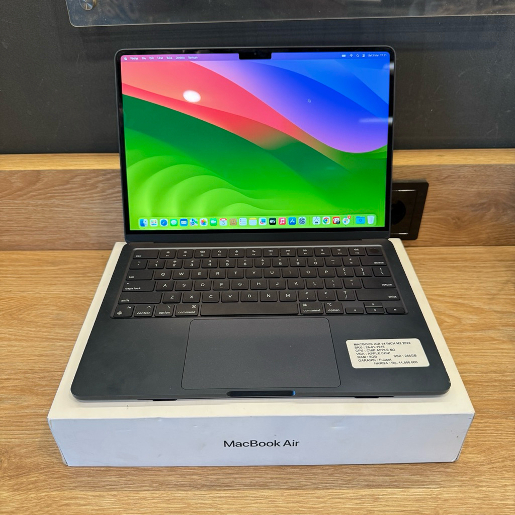 Macbook Air M2 2022 8/256GB Fullset Second iBox BH 100%