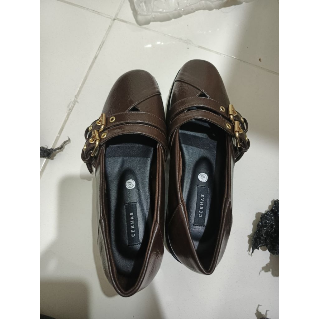 SEPATU CEKHAS