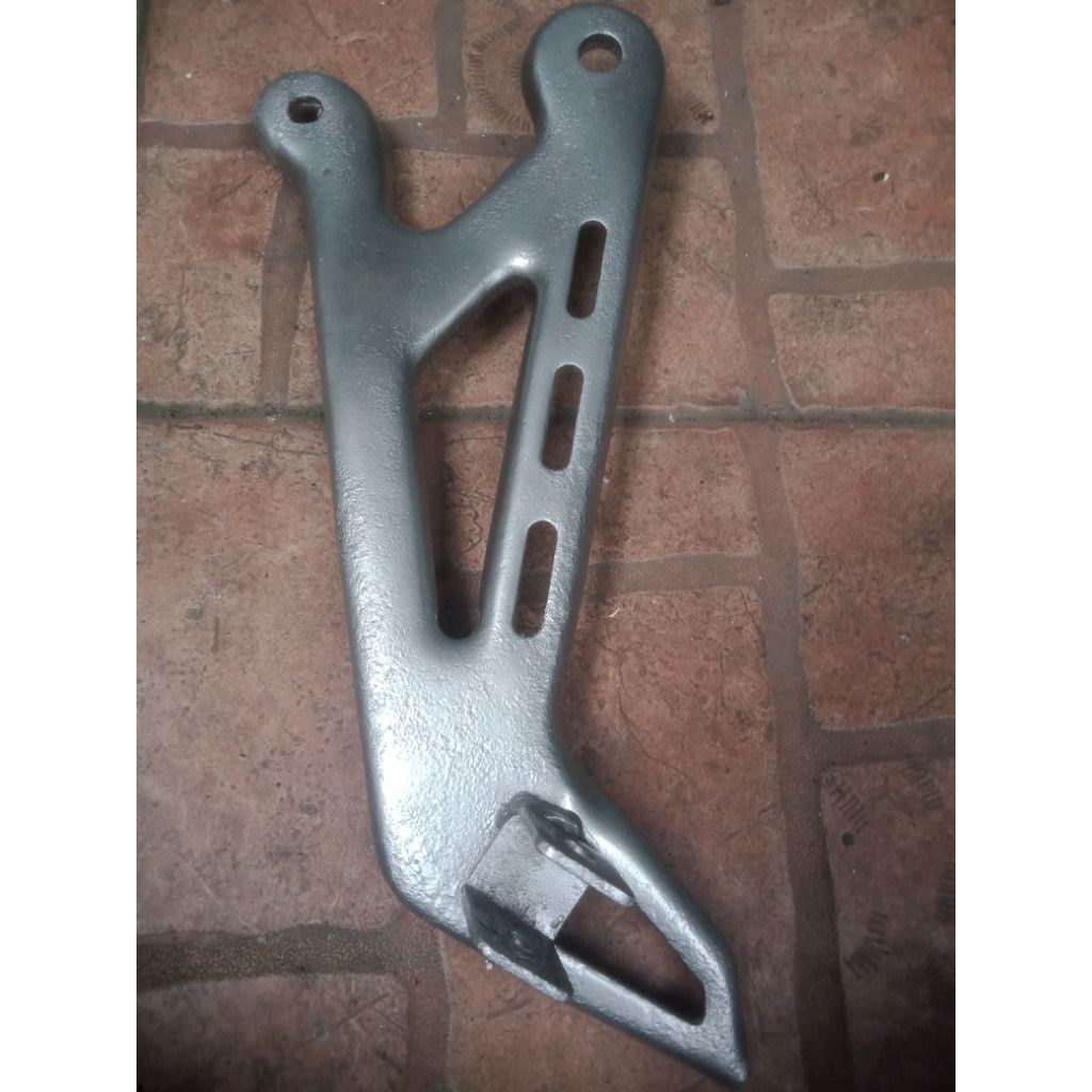 footstep belakang sebelah kiri yamaha rx king bukan ori