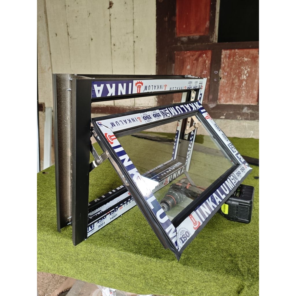 Boven alumunium ukuran 60cmx40cm /jendela Boven
