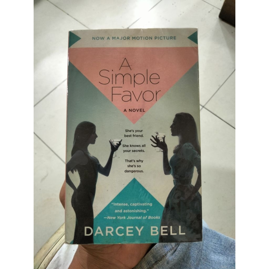 a simple favor Darcey Bell bahasa Inggris
