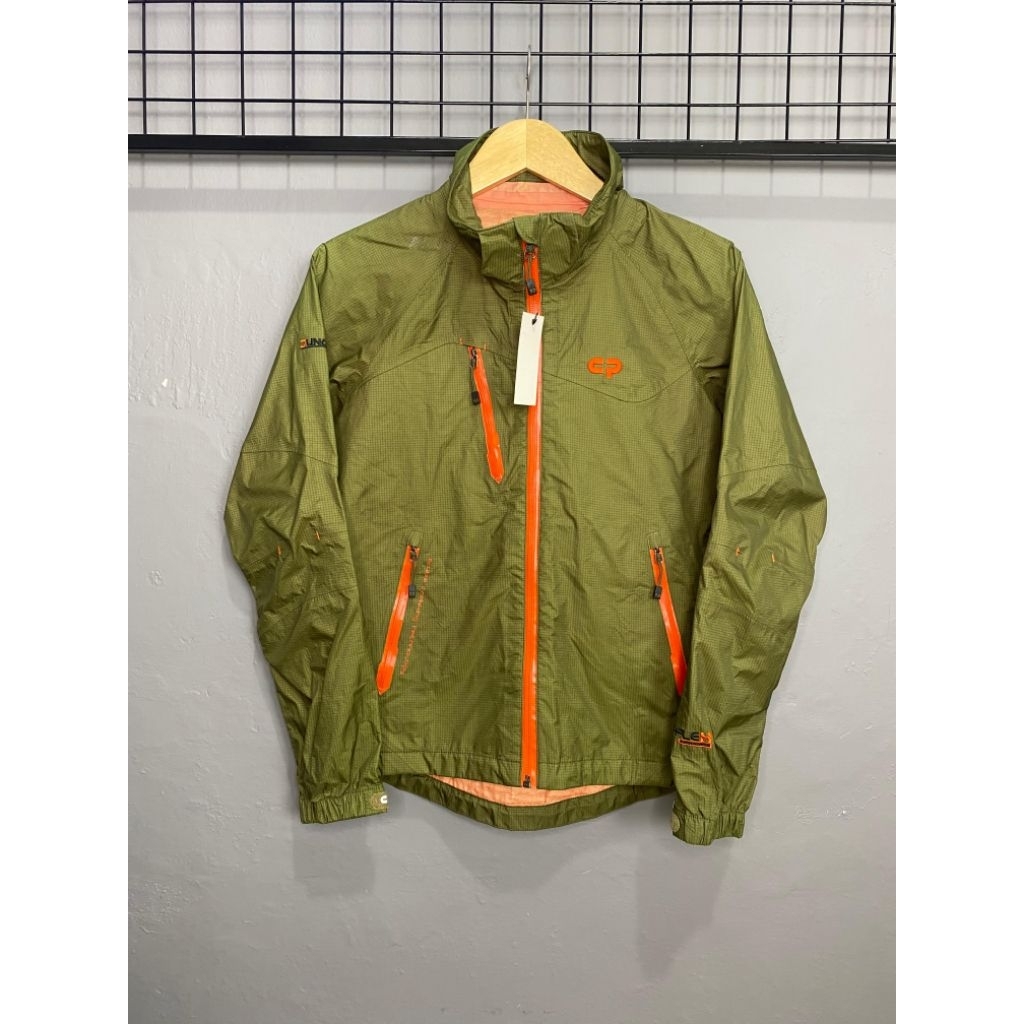 CENTER POLE OUTDOOR JAKET