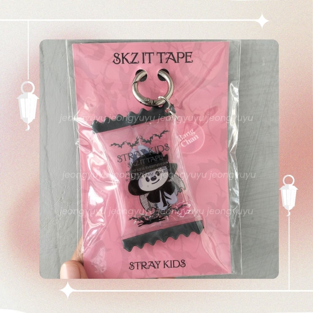 SKZOO Shaker Keyring Wolfchan Official