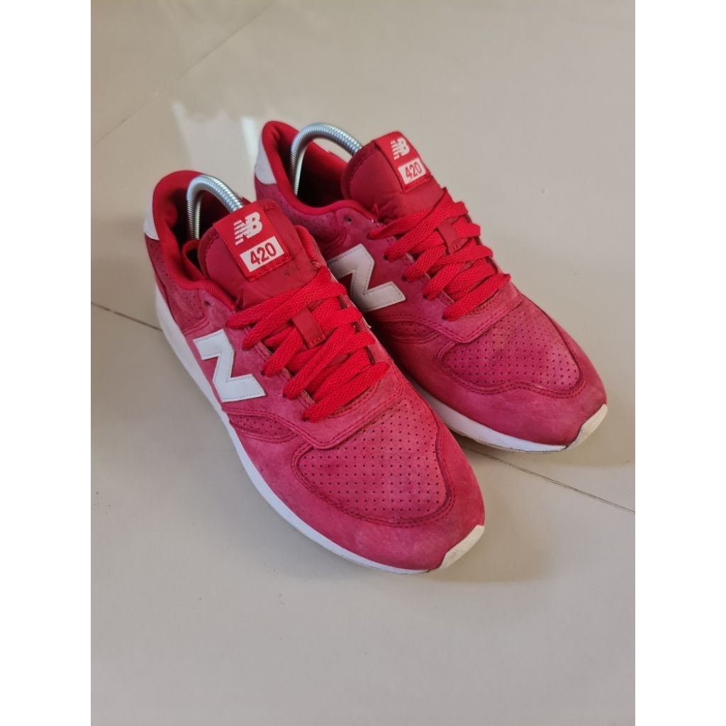 73. Sepatu Pria New Balance NB 420 Red Second Bekas
Size : 42
Insole : 26.5

Kondisi bekas
Masih bag