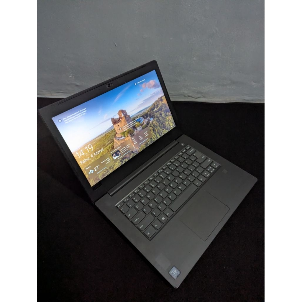Lenovo v-330 core i3 gen 7 seccound