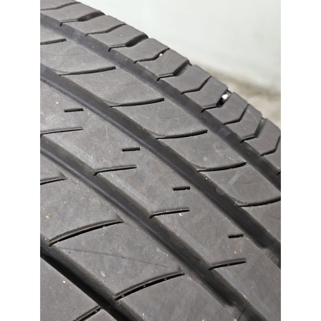 dunlop lm705 235/50/r18