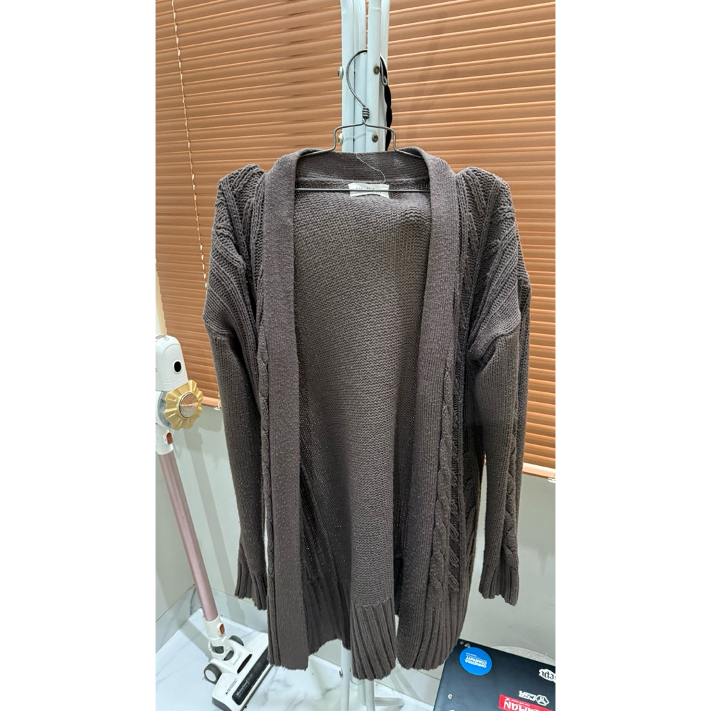 Preloved Cardigan Rajut Rubylicious
