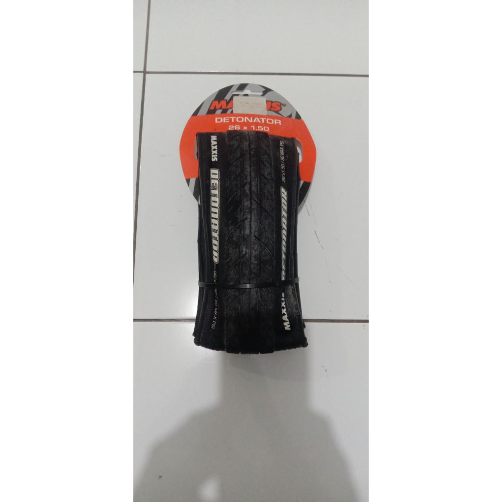 Ban Luar Maxxis Detonator 26x1.50 Kevlar