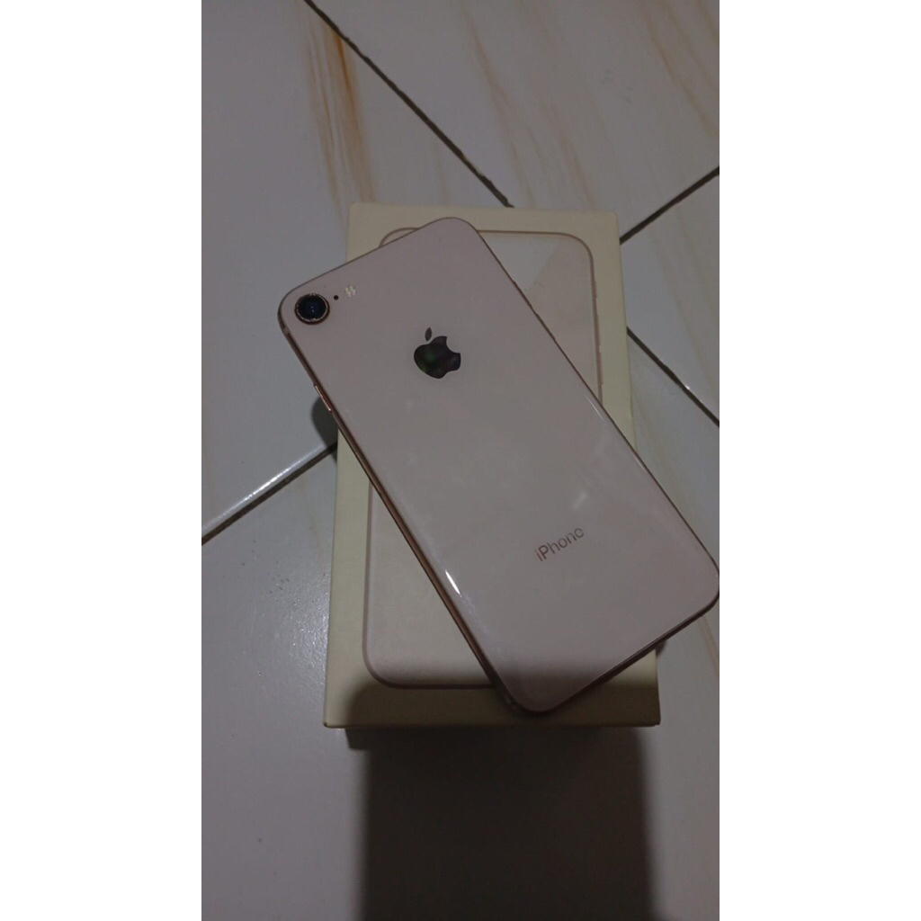 iPhone 8
