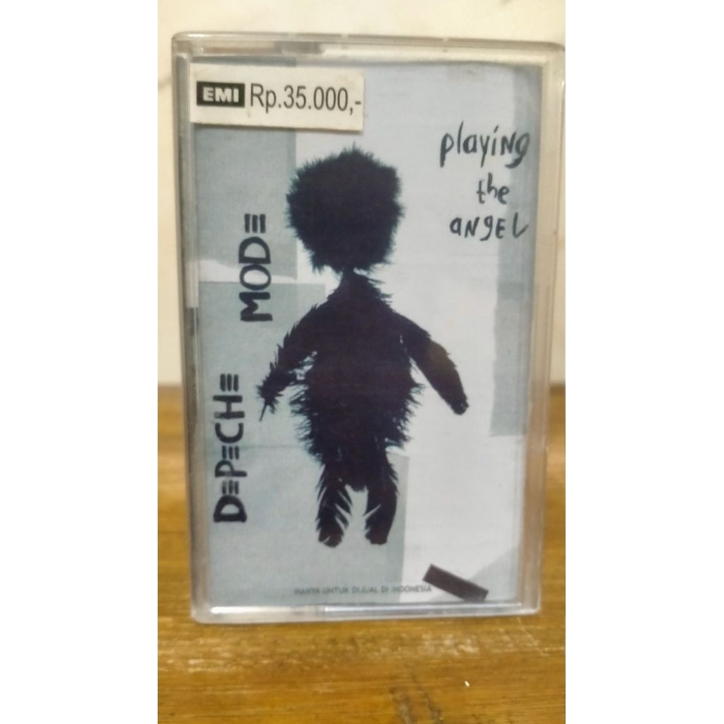 Kaset pita Depeche Mode playing the angel mulus