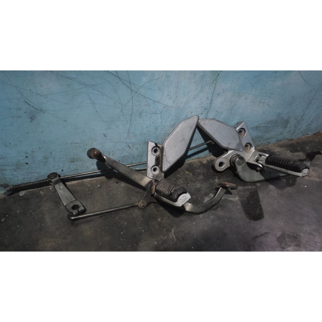 step depan vixion old