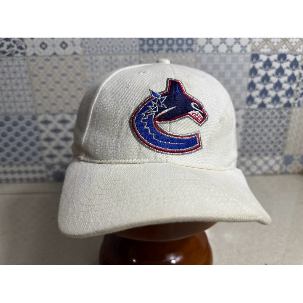 Topi Second Putih Brand Branded American Needle Vancouver Cannucks Original Full Tag