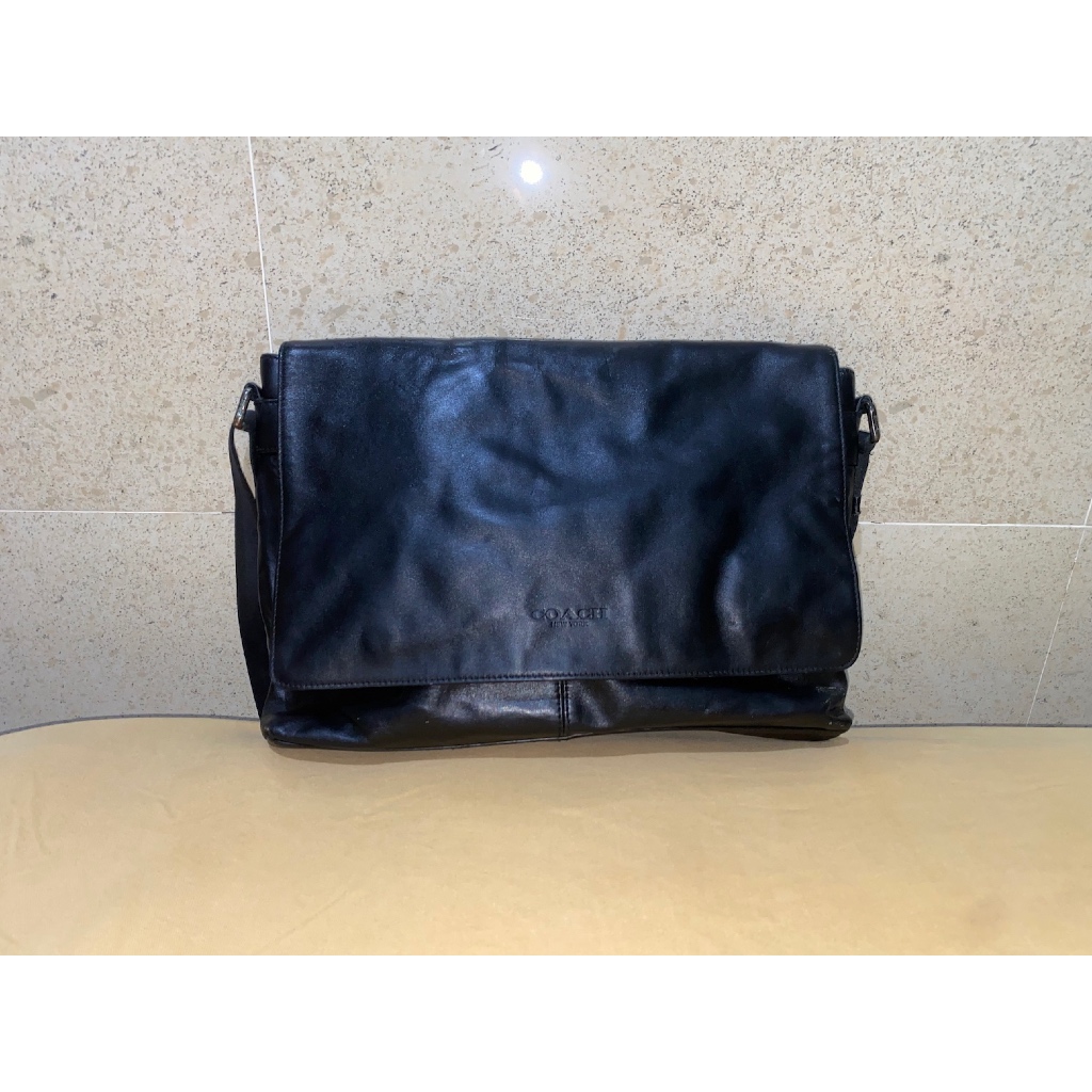 tas sling bag slempang pria cowo brand Coach - full kulit leather hitam black LIKE NEW preloved