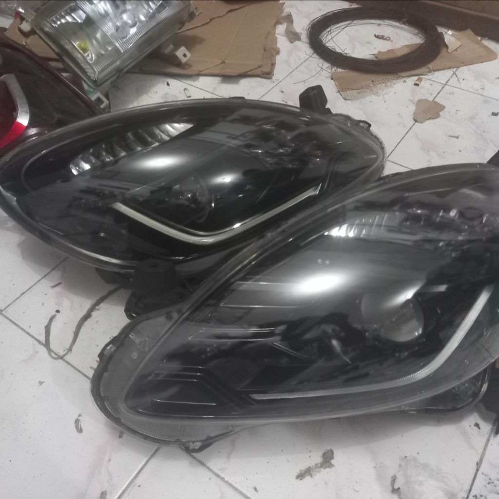 Headlamp Lampu Depan Honda Brio Rs / Mobilio Rs black housing original