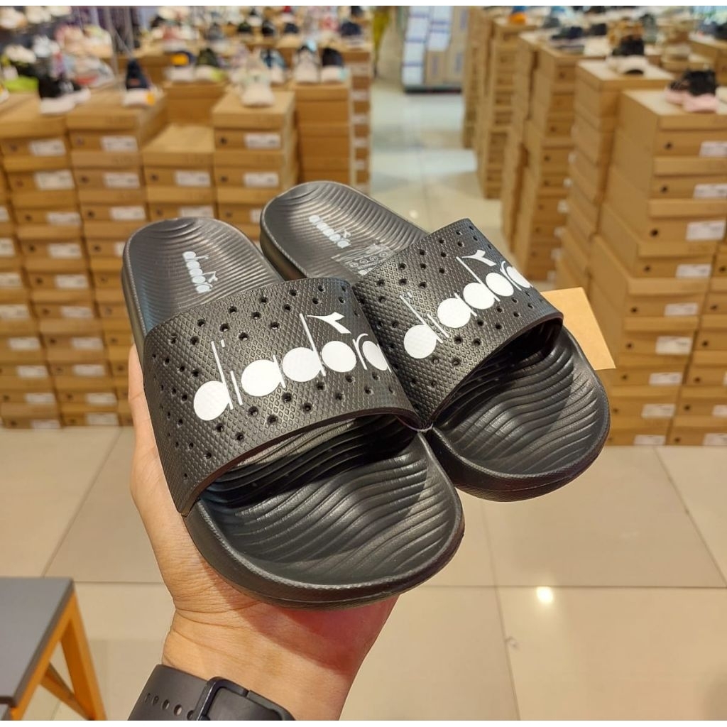 Diadora sandal slide anak / slip on sandal karet size 30-36