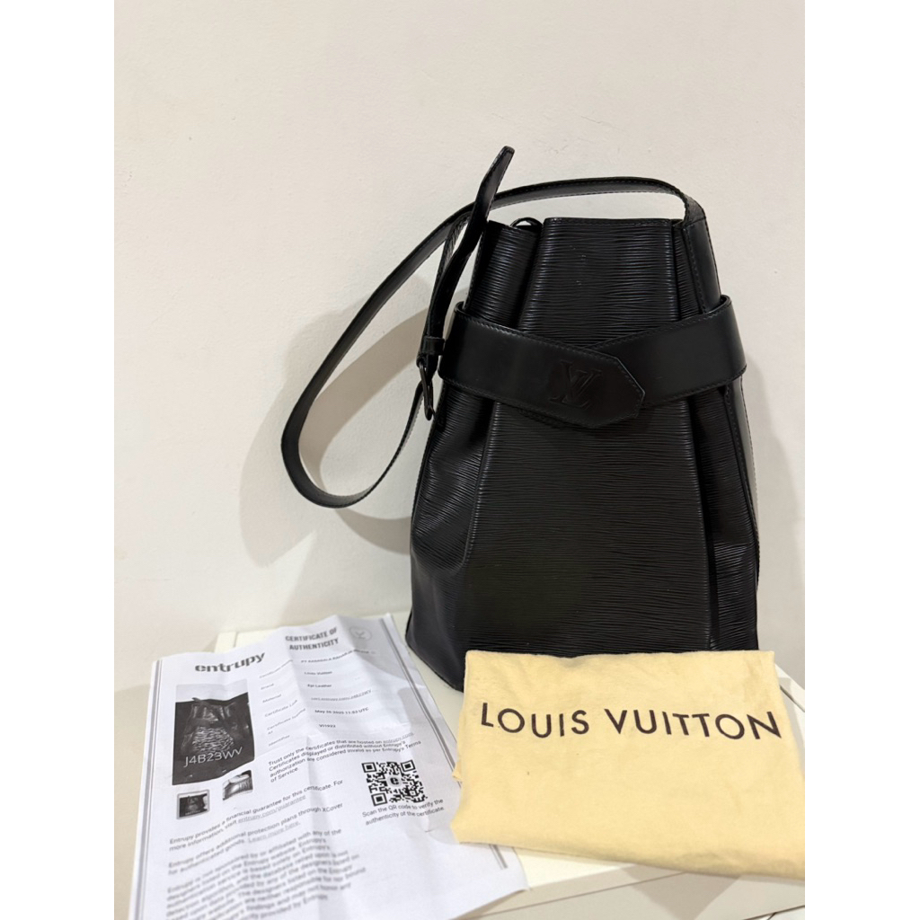 LV epi leather vintage Authentic