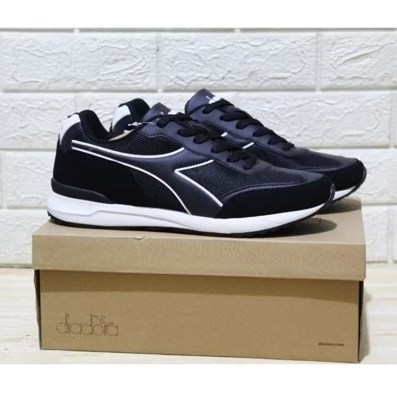DIADORA NAVIS BLACK ORIGINAL