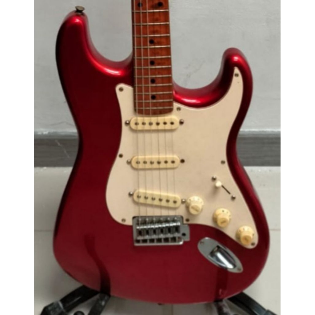 squier  standar stratocaster