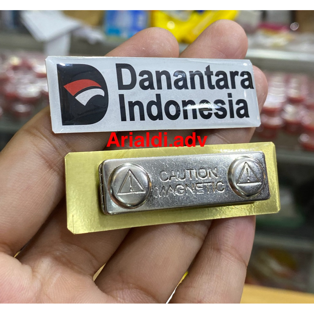 pin Danantara Indonesia kuningan dilapis resin magnet