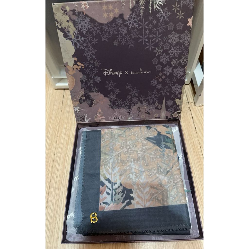Frozen - Mirage Buttonscarves