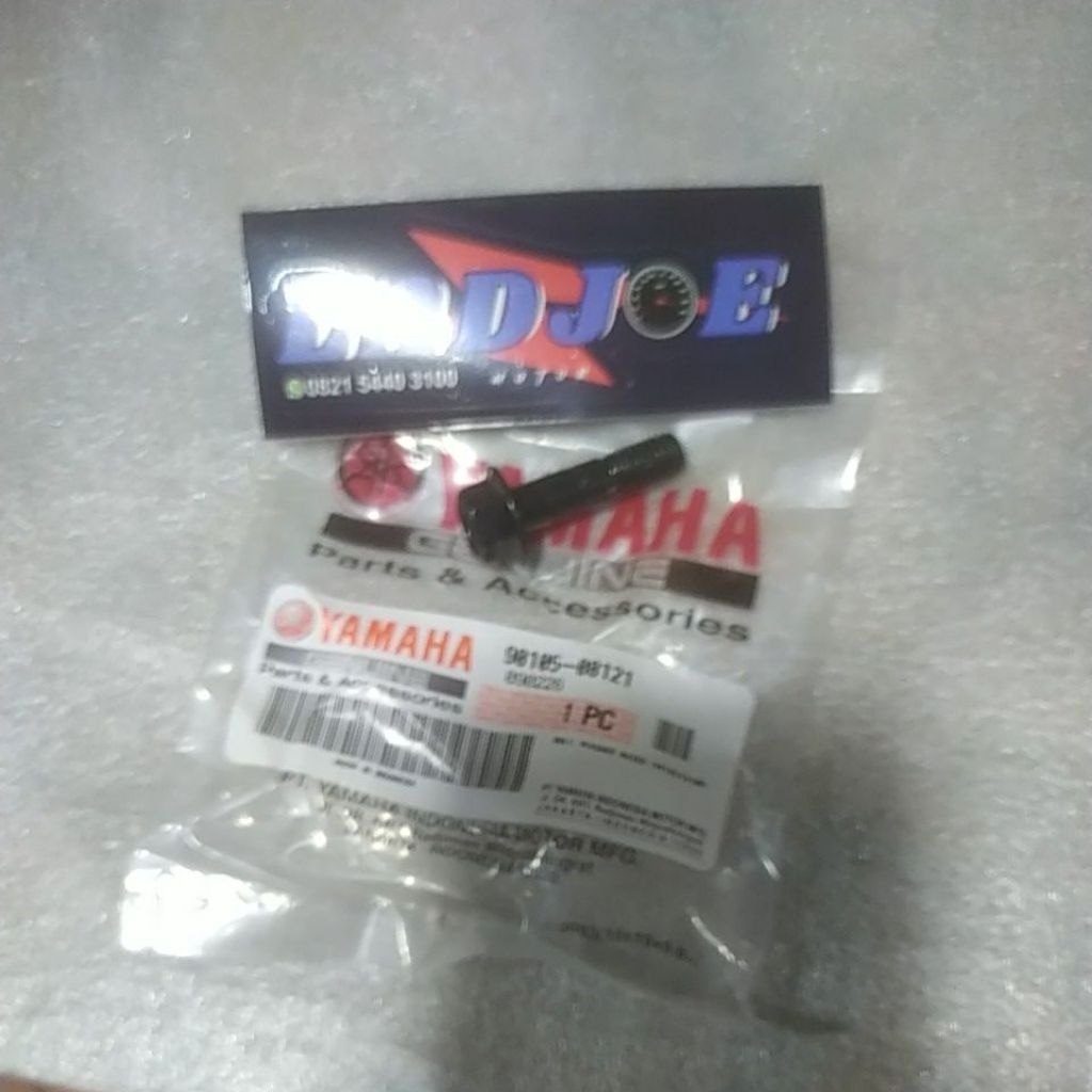 bolt/ baut shock breaker belakang Mio/90105-08121/yamaha