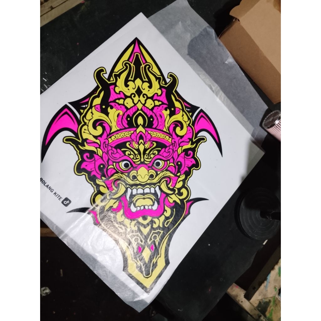 kertas layangan sablon 3 warna motif barong stabilo