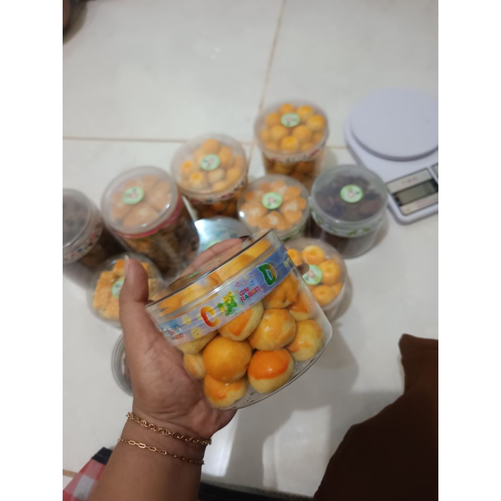 *KUE NASTAR NANAS*
